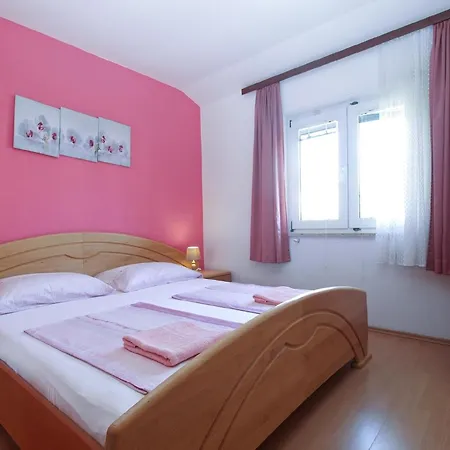 Apartment Fuer 7 Personen Ca 70 Qm In Medulin, Istrien Suedkueste Von Istrien